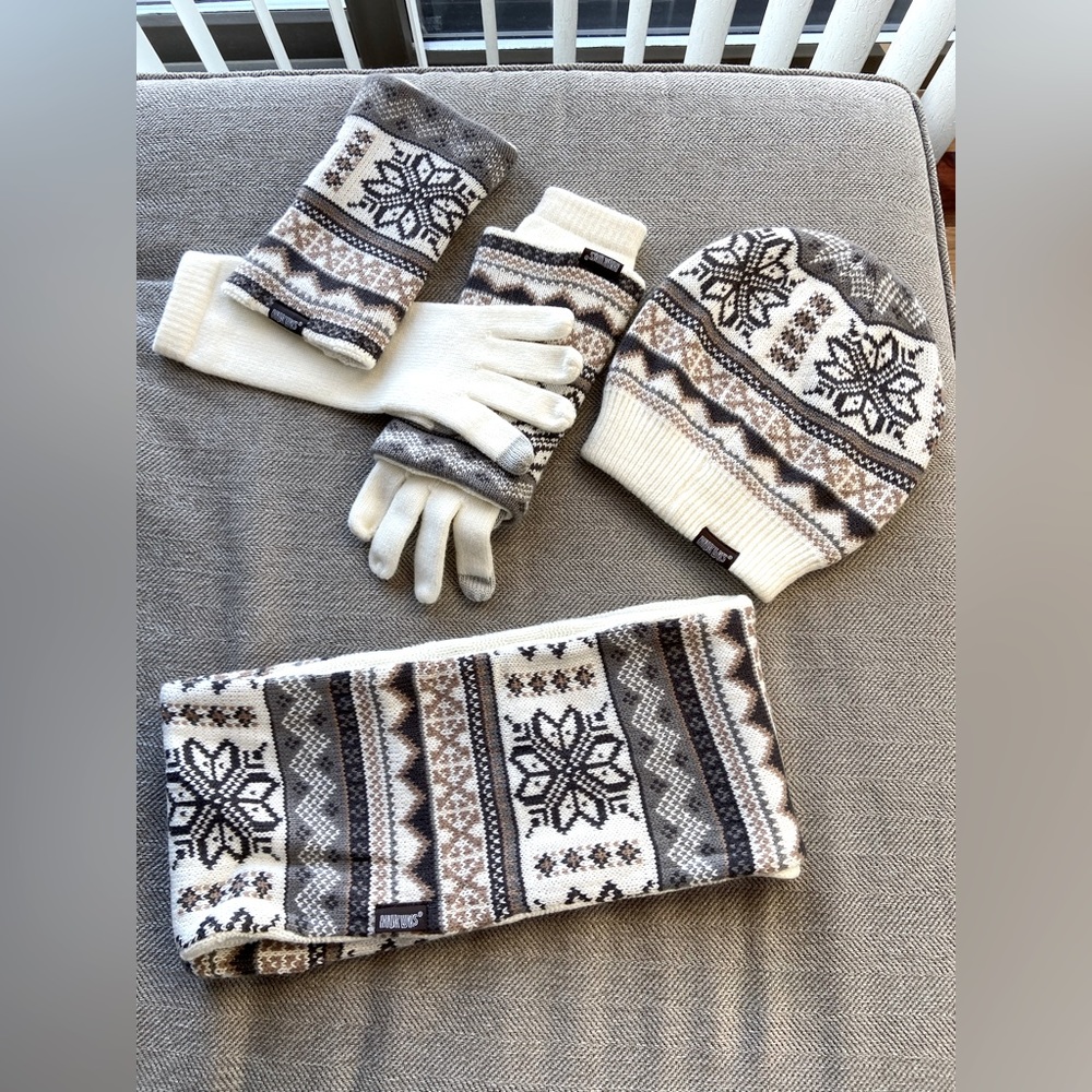 MUK LUKS - White, Grey and Tan - hat, infinity scarf and gloves.